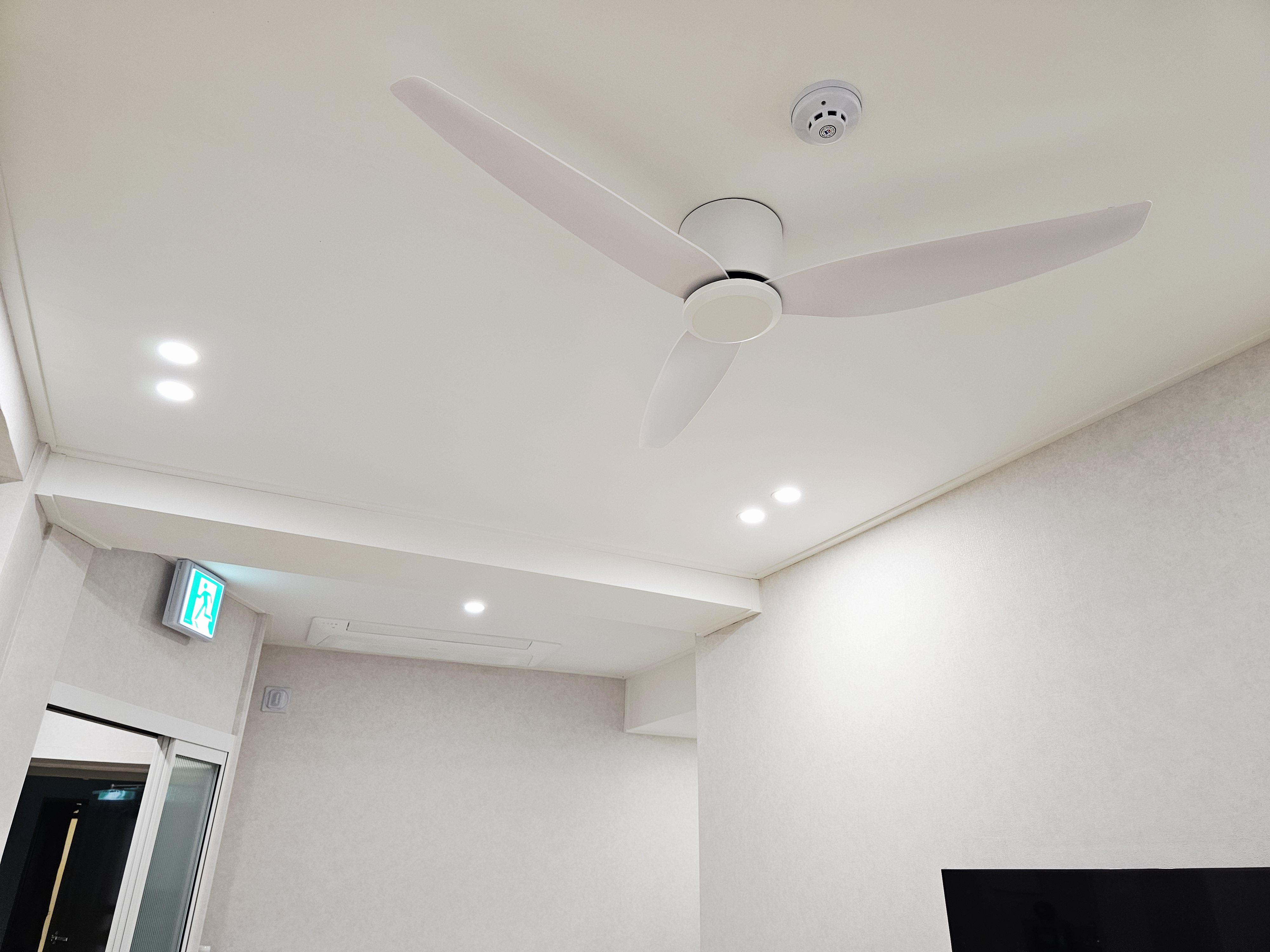 Room 2 Image 9